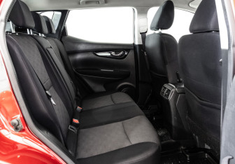 Подержанный автомобиль Nissan Qashqai 2017 года (16 фото)