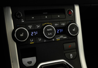 Подержанный автомобиль Land Rover Range Rover Evoque 2011 года (18 фото)