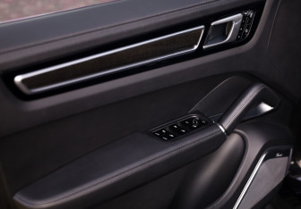 Подержанный автомобиль Porsche Cayenne 2019 года (21 фото)