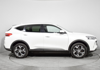 Подержанный автомобиль Haval F7 2022 года (4 фото)