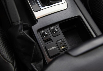 Подержанный автомобиль Toyota Land Cruiser Prado 2010 года (15 фото)