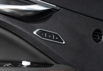 Подержанный автомобиль Geely Tugella 2023 года (17 фото)