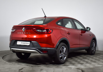 Подержанный автомобиль Renault Arkana 2021 года (5 фото)