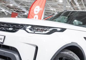 Подержанный автомобиль Land Rover Discovery 2019 года (2 фото)