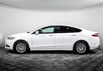 Подержанный автомобиль Ford Mondeo Sedan 2014 года (2 фото)