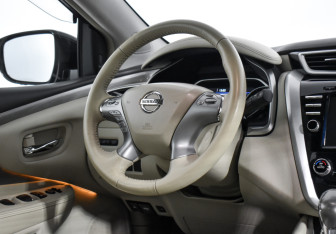 Подержанный автомобиль Nissan Murano Suv 2016 года (14 фото)