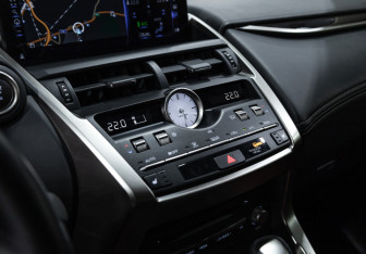 Подержанный автомобиль Lexus NX 2019 года (21 фото)
