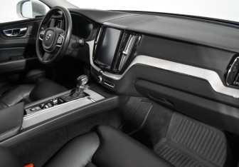 Подержанный автомобиль Volvo XC60 2018 года (15 фото)
