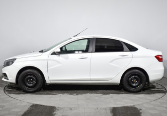 Подержанный автомобиль LADA (ВАЗ) Vesta Sedan 2019 года (8 фото)