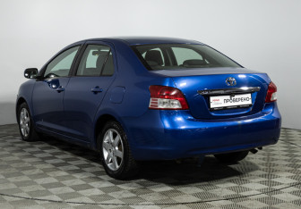 Подержанный автомобиль Toyota Yaris Sedan 2008 года (7 фото)