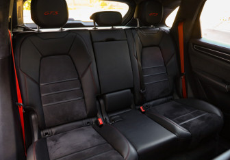 Подержанный автомобиль Porsche Cayenne 2022 года (33 фото)