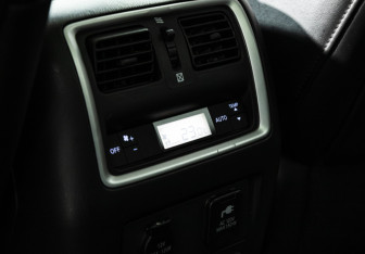 Подержанный автомобиль Infiniti QX60 2014 года (22 фото)