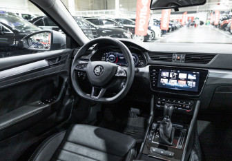 Подержанный автомобиль Skoda Superb Liftback 2024 года (19 фото)