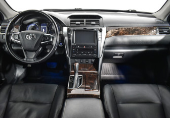 Подержанный автомобиль Toyota Camry Sedan 2016 года (13 фото)