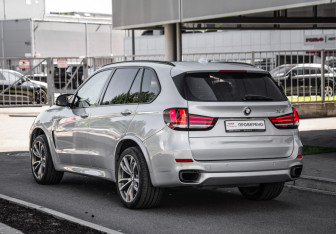 Подержанный автомобиль BMW X5 2016 года (8 фото)