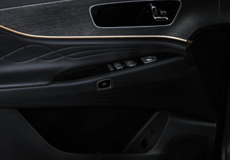 Подержанный автомобиль Jaecoo J8 2024 года (22 фото)