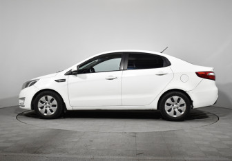 Подержанный автомобиль Kia Rio Sedan 2015 года (8 фото)