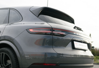 Подержанный автомобиль Porsche Cayenne 2020 года (14 фото)