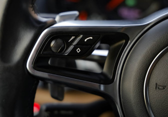 Подержанный автомобиль Porsche Cayenne 2015 года (15 фото)