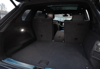 Подержанный автомобиль Volkswagen Touareg 2020 года (36 фото)