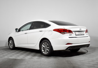 Подержанный автомобиль Hyundai i40 Sedan 2016 года (7 фото)