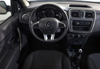 Подержанный автомобиль Renault Logan Sedan 2020 года (10 фото)