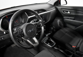 Подержанный автомобиль Kia Rio Sedan 2021 года (9 фото)