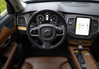 Подержанный автомобиль Volvo XC90 2019 года (11 фото)