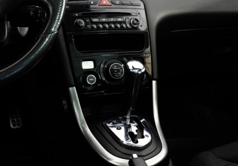 Подержанный автомобиль Peugeot 308 Hatchback 2011 года (13 фото)