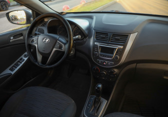 Подержанный автомобиль Hyundai Solaris Sedan 2015 года (10 фото)