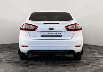 Подержанный автомобиль Ford Mondeo Sedan 2013 года (6 фото)