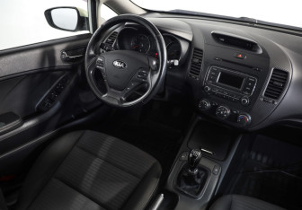 Подержанный автомобиль Kia Cerato Sedan 2015 года (8 фото)