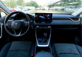 Новый Toyota RAV4 2025 (17 фото)