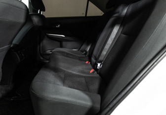 Подержанный автомобиль Toyota Camry Sedan 2013 года (10 фото)