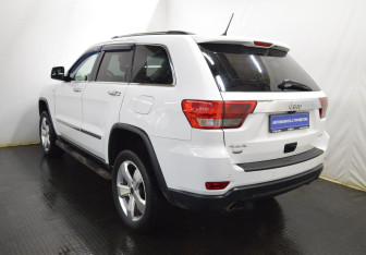 Подержанный автомобиль Jeep Grand Cherokee 2012 года (7 фото)
