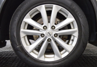 Подержанный автомобиль Nissan Qashqai 2017 года (9 фото)