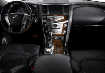 Подержанный автомобиль Infiniti QX80 2018 года (17 фото)