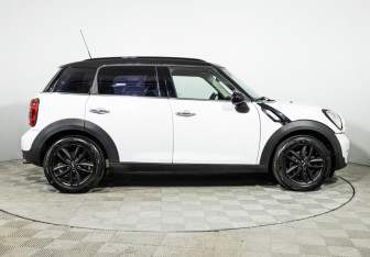 Подержанный автомобиль MINI Countryman 2014 года (4 фото)