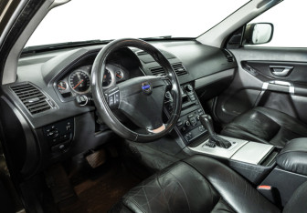 Подержанный автомобиль Volvo XC90 2012 года (11 фото)
