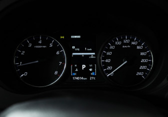 Подержанный автомобиль Mitsubishi Outlander 2015 года (12 фото)