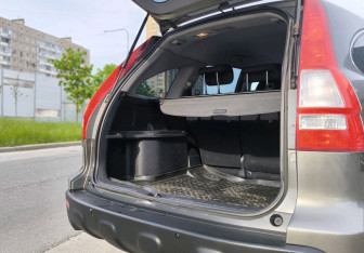 Подержанный автомобиль Honda CR-V 2008 года (7 фото)