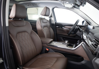 Подержанный автомобиль Exeed VX 2023 года (12 фото)