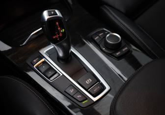 Подержанный автомобиль BMW X4 2015 года (19 фото)