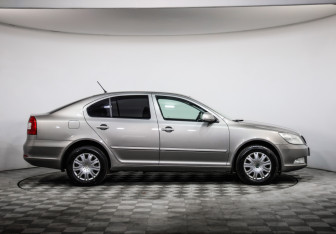 Подержанный автомобиль Skoda Octavia Liftback 2012 года (4 фото)