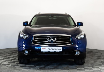 Подержанный автомобиль Infiniti QX70 2013 года (3 фото)