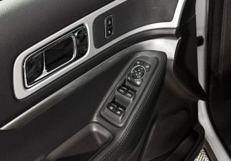 Подержанный автомобиль Ford Explorer 2014 года (10 фото)