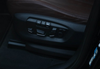 Подержанный автомобиль BMW X5 M 2015 года (25 фото)