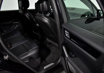 Подержанный автомобиль Porsche Cayenne 2019 года (12 фото)
