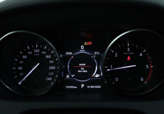 Подержанный автомобиль Land Rover Discovery Sport 2017 года (16 фото)