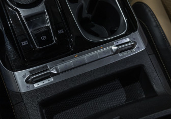 Подержанный автомобиль Kia Carnival 2020 года (24 фото)